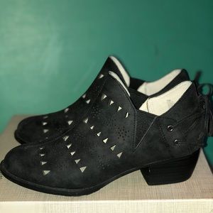 Black JBU booties